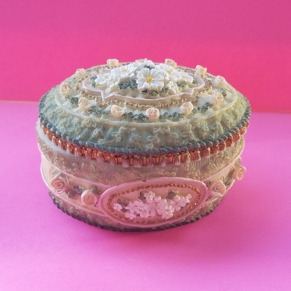 Other - Adorable Trinket  Box
